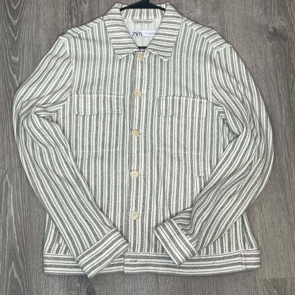 Zara Gray and White Lightweight Shirt Jacket